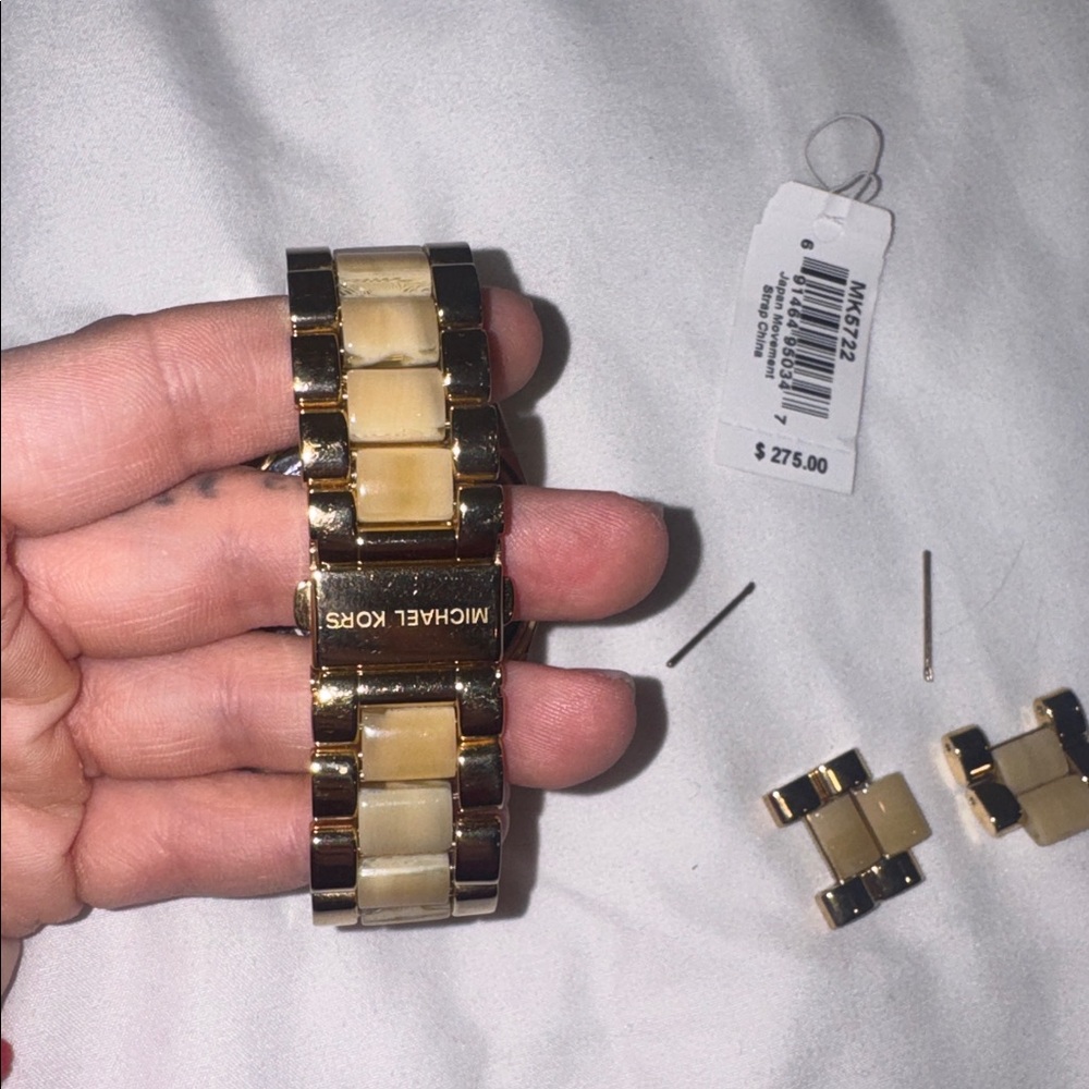 LIKE NEW Michael Kors Gold and Cream Watch - Picture 3 of 3